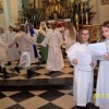 Święto Trzech Króli w naszej parafii. Pokłon Królów i adoracja przy żłóbku. Dzieci z klasy III b ze szkoły w Końskowoli.
